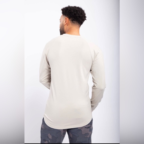 Mono B Long Sleeve with Curved Hem Medium - Picture 2 of 2